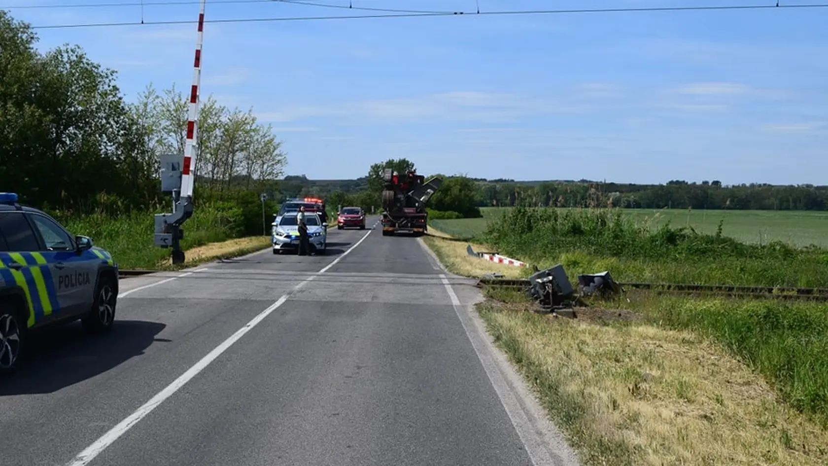 Železničný prejazd v Borskom Mikuláši je bez závory.