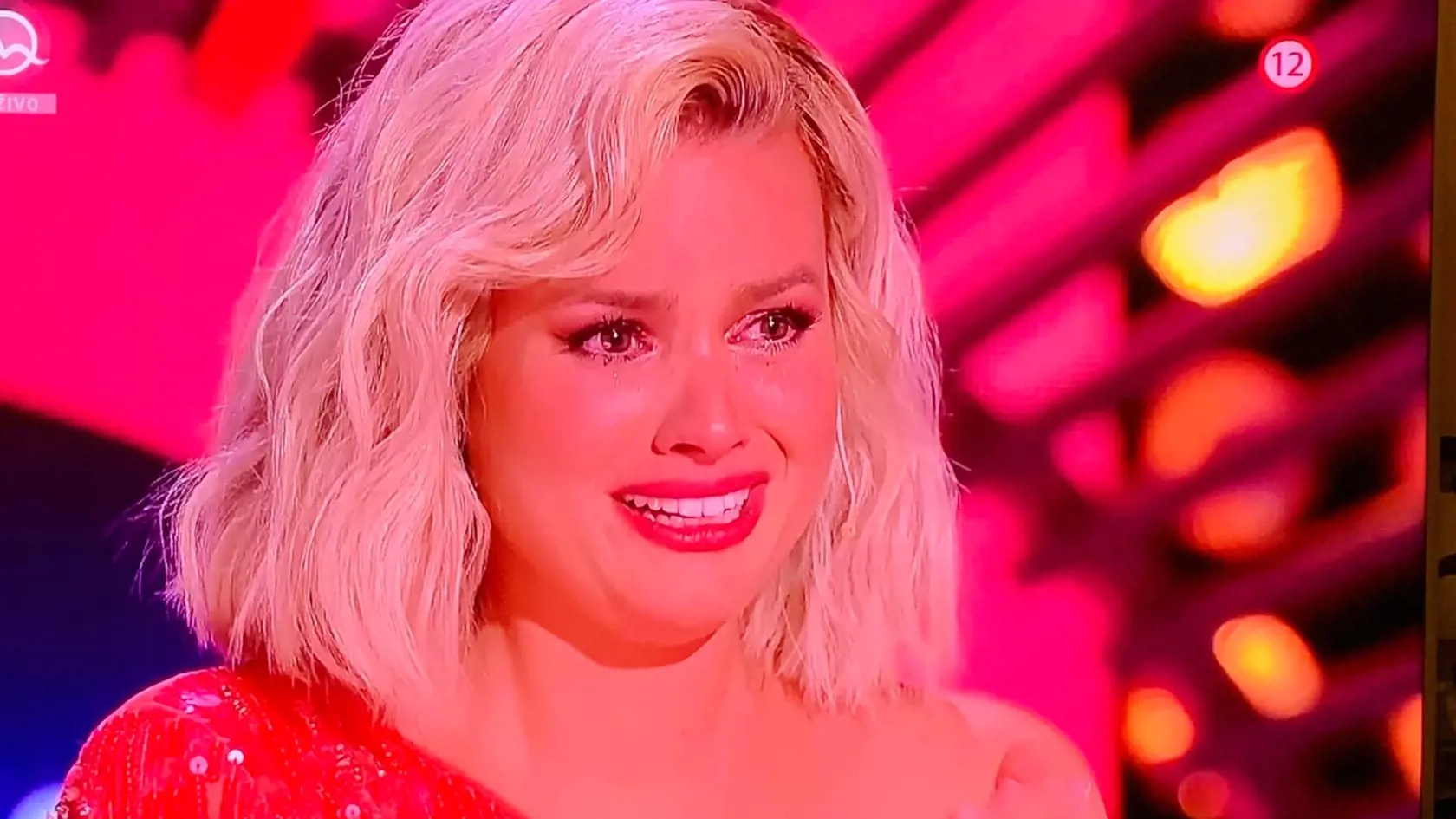 Najsilnejší moment prišiel tesne ku koncu, keď poslednú pesničku odspievala Barbora Piešová a na jej konci sa rozplakala. Vtedy začali plakať všetci porotcovia.