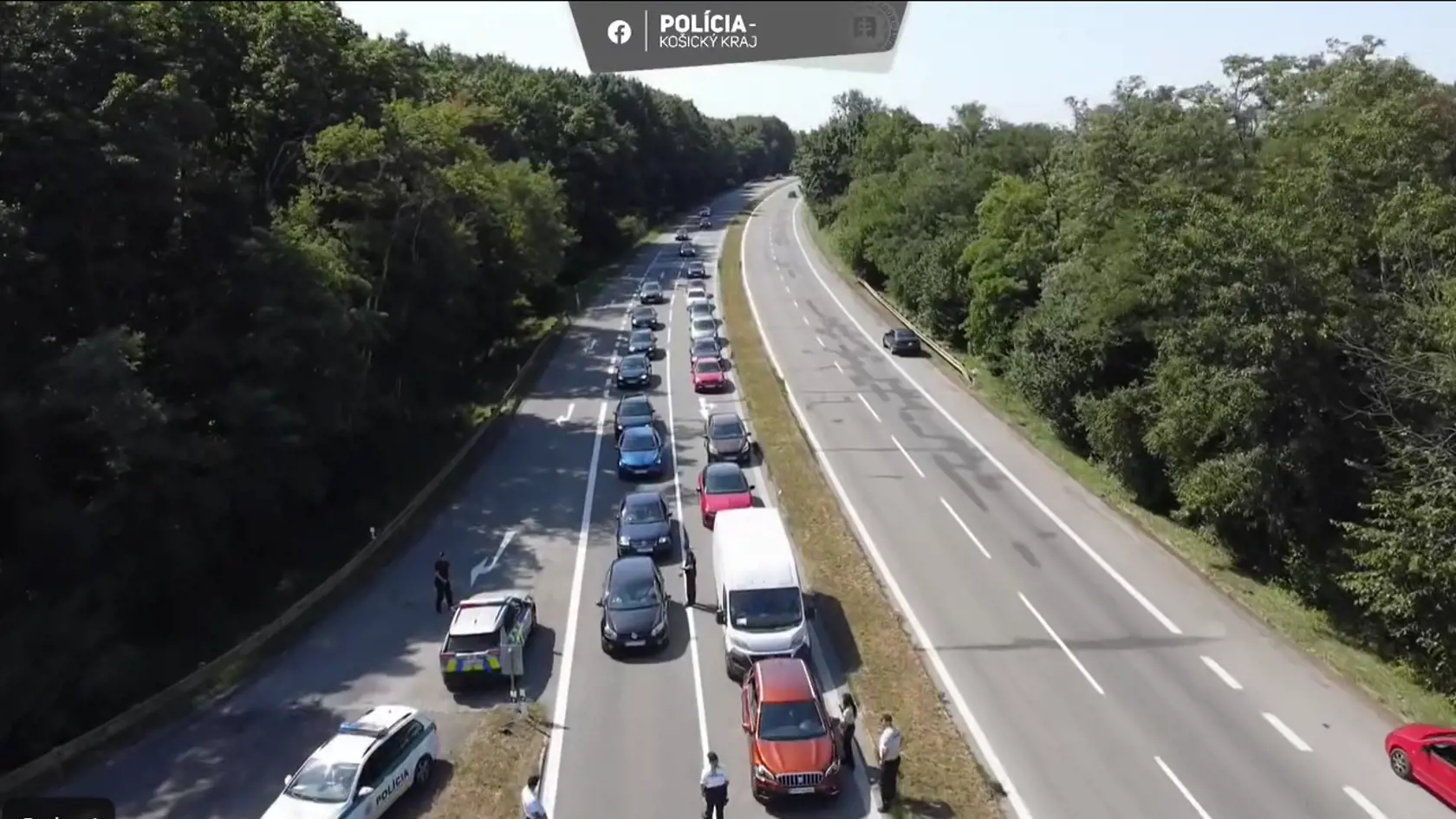 Polícia v Košickom kraji v nedeľu (28.7) už od rána obsadila Zemplínsku Šíravu.
