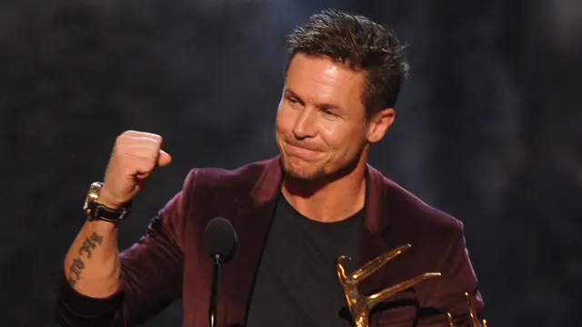 Felix Baumgartner sa na svoj prvý zoskok odhodlal vo veku 16 rokov.