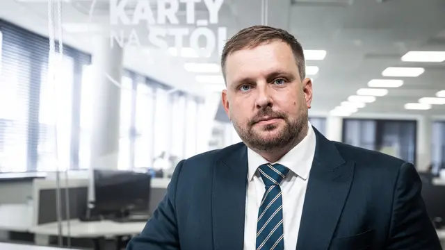 Diskusná relácia "Karty na stôl", ktorej hosťom bol Kamil Šaško.