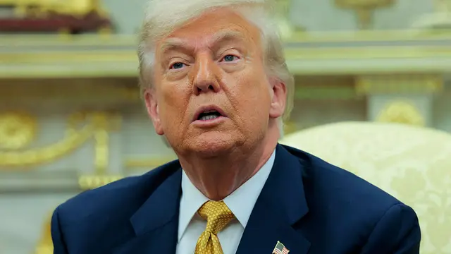 Americký prezident Donald Trump trvá na tom, že tri jadrové zariadenia v Iráne sú po júnových úderoch Spojených štátov úplne zničené. Uviedol to v sobotu na svojej sieti Truth Social.