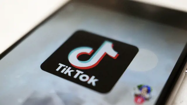 Albánsko najmenej na jeden rok odstaví sociálnu sieť TikTok. (Ilustračné foto)