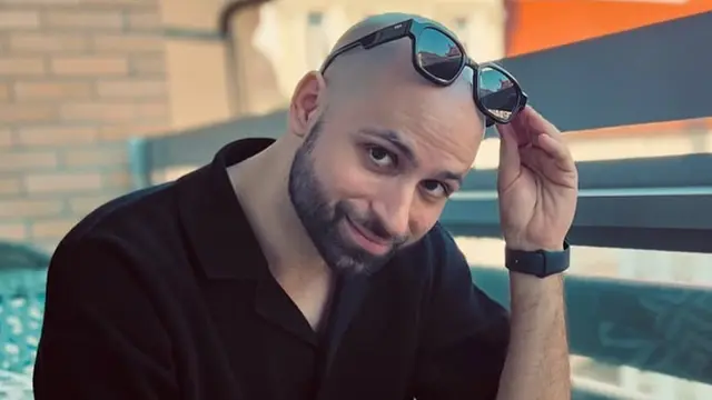 Všestranne talentovaný umelec David Árva.
