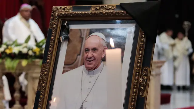 Pápež Fratišek odišiel hneď po sviatkoch Veľkej noci.