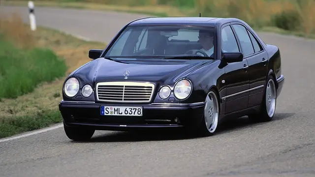 Mercedes-Benz E 55 AMG(W210)