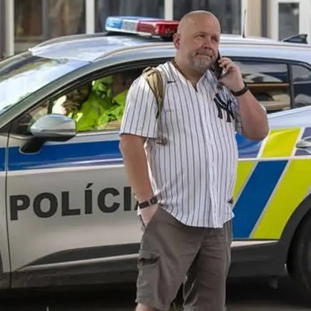 Ako reportér sa väčšinou venuje kriminálnym a súdnym prípadom, ktoré rezonujú vo verejnosti. Venuje sa aj horúcim aktualitám v regióne.